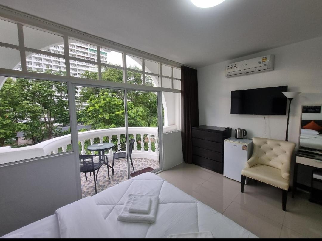 Dorothys Hotel Pattaya ภายนอก รูปภาพ