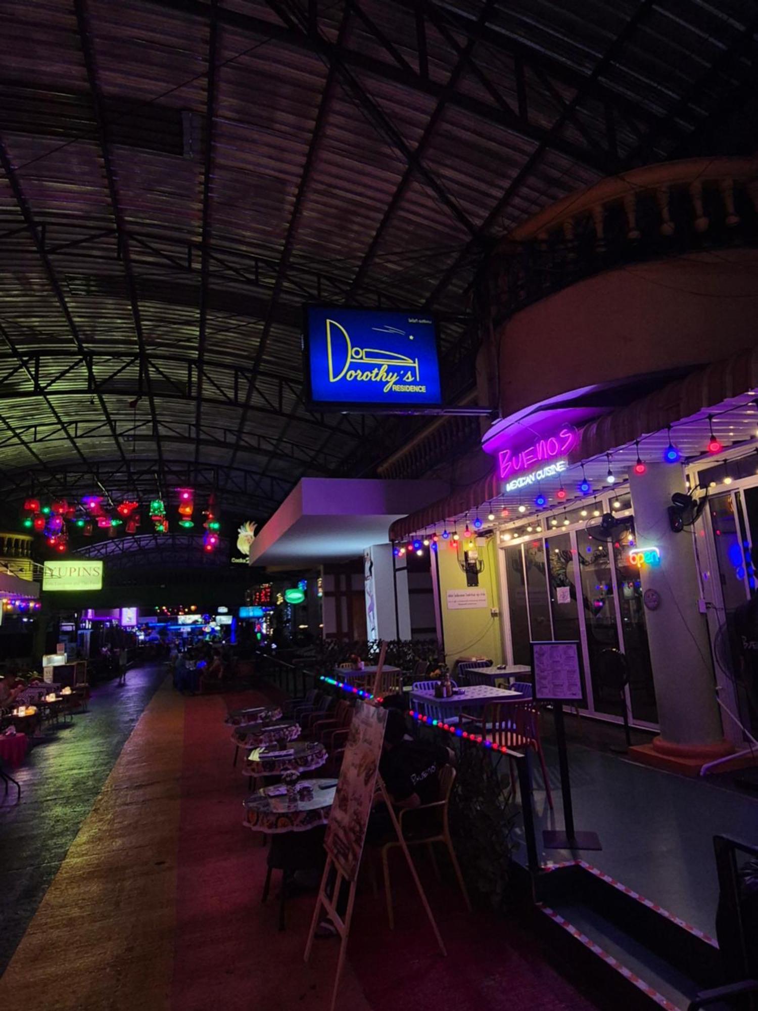 Dorothys Hotel Pattaya ภายนอก รูปภาพ